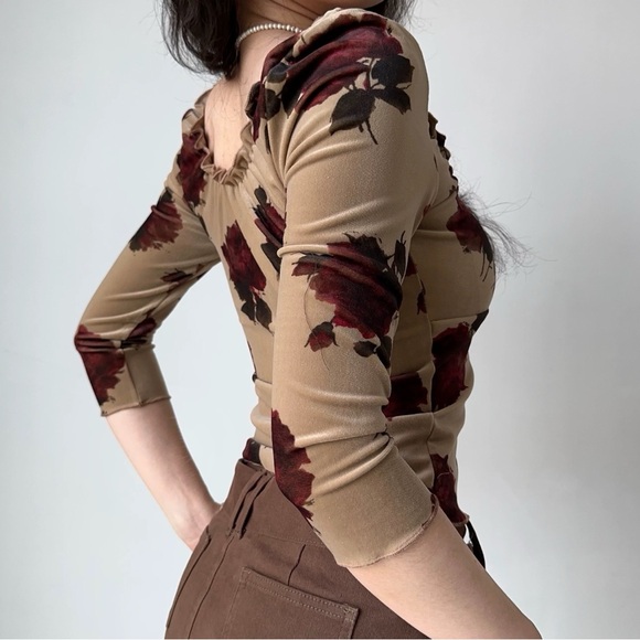 Floral Ruffled Blouse - Picture 2 of 4